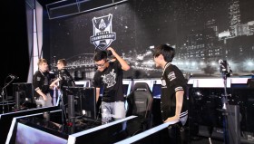 管泽元：解说管泽元发文支持GEN，引发LPL粉丝“恐慌”。